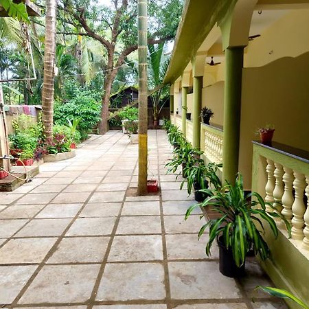 מוריג'ים One Love Guest House מראה חיצוני תמונה